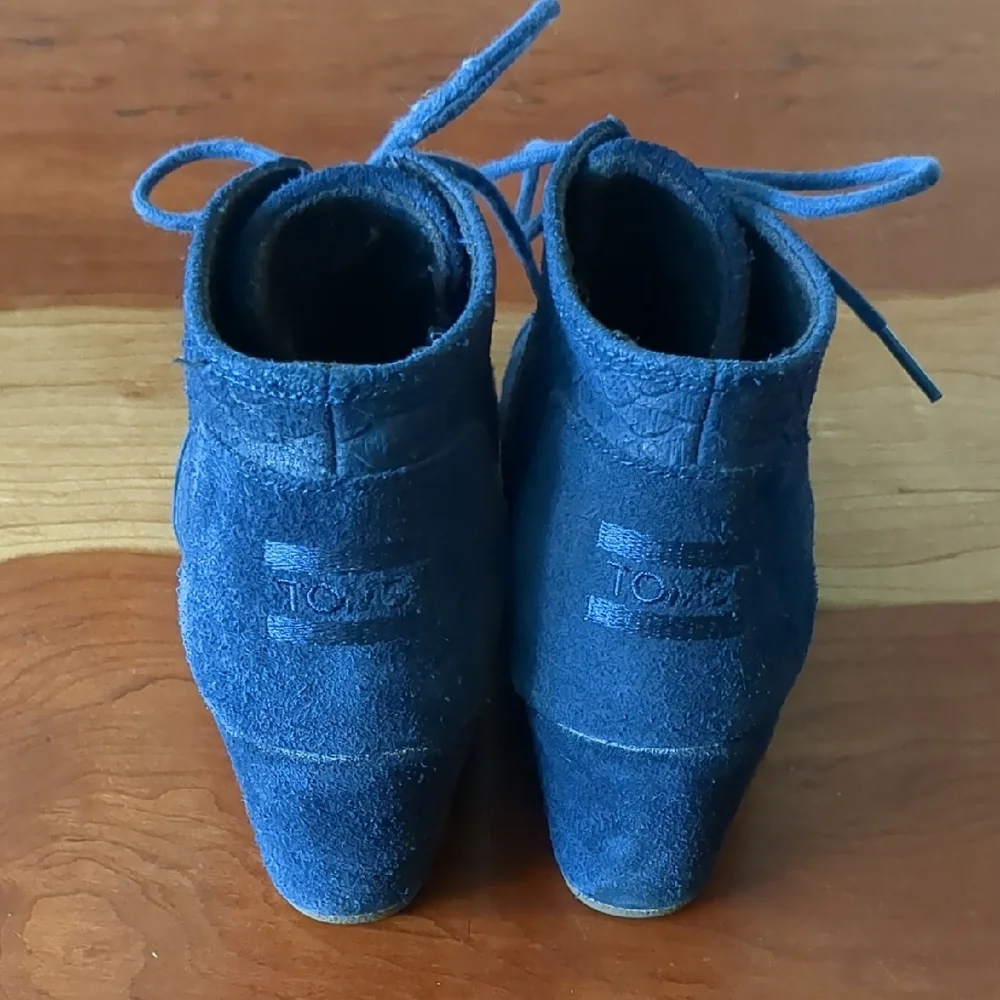 Toms Navy Suede Lace-Up Ankle Boots - Picture 4 of 5